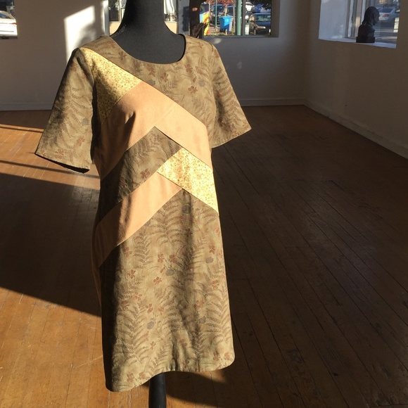 Handmade green and tan floral patchwork shirt sleeve dress - Picture 2 of 6